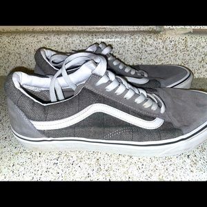 Men’s vans gently used